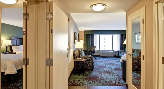 Двухместный номер Study Hampton Inn by Hilton Toronto Airport Corporate Centre