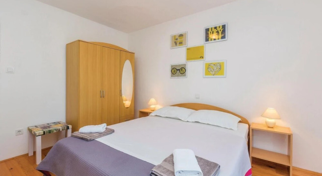 3 Bedroom Amazing Home In Malinska, Prenota Hotel Hotel a Isole Quarnerine con parcheggio, Parcheggio