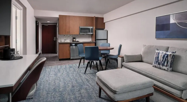 Люкс Courtyard by Marriott San Diego Mission Valley/Hotel Circle