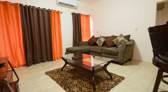 Апартаменты Luxury The Embassy Luxury Apt Crystal Towers II