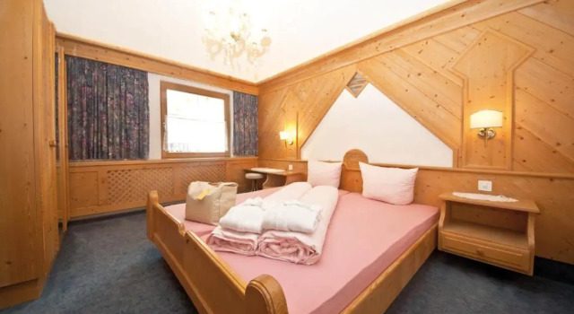 Hotel des Alpes, Book Hotel Samnaun Engadin