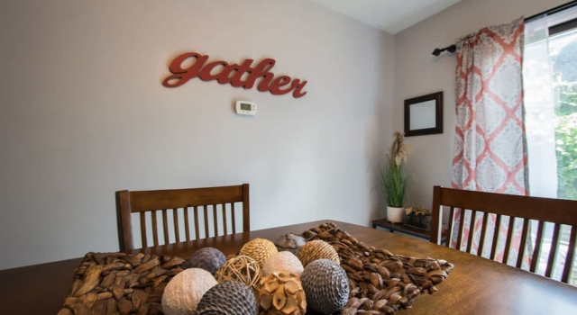 Charming 2BR Townhouse w Patio Walk to Main St