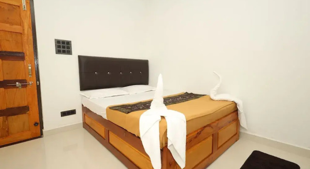 House of Brothers, Rezerwuj Hotel Arambol North Goa