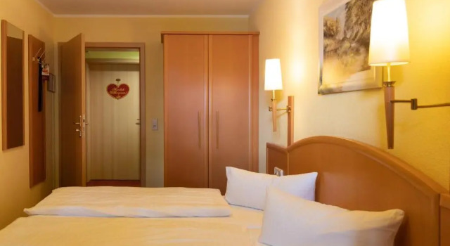 Двухместный номер Standard с балконом Hotel Elbpromenade