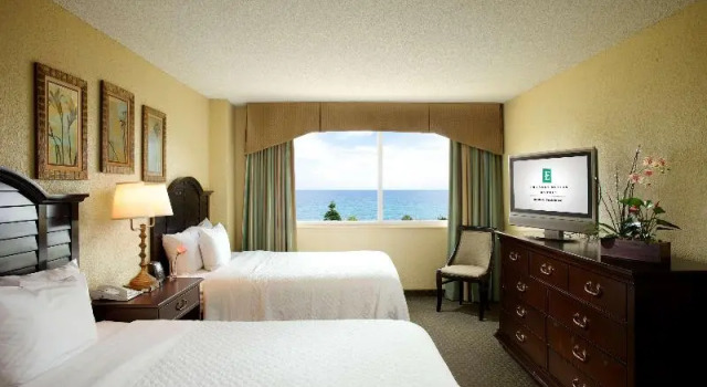 Номер Standard Embassy Suites by Hilton Deerfield Beach Resort & Spa