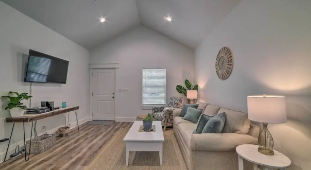 Коттедж Home at Holiday Beach - Castaway at Misty Oak!