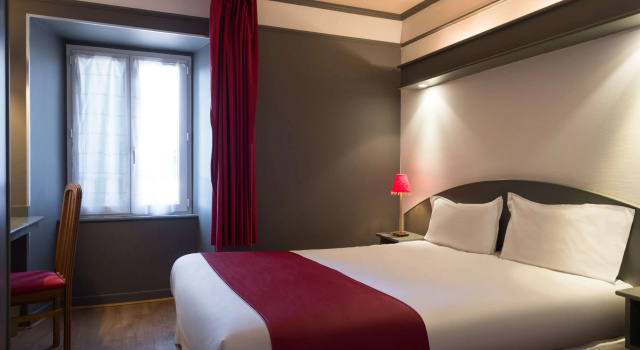 Auberge De La Tomette, Book Hostel / Vandrerhjem Hoteller i Cantal med morgenmad, Morgenmad