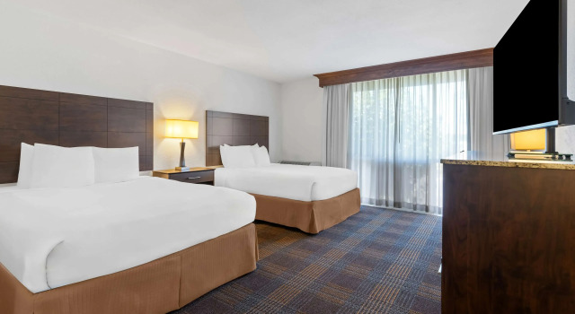 Четырёхместный номер Deluxe Best Western Date Tree Hotel