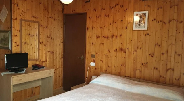 Albergo La Perla, Boek Hotel Craveggia Piemonte