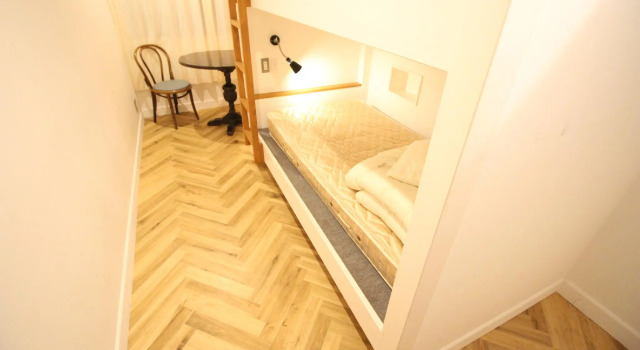 Кровать в общем номере THE NEXT DOOR Dormitory & Private Hostel