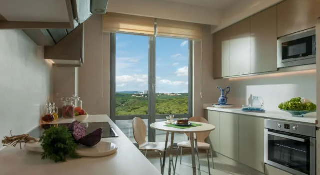 Fancy Apartment With Shared Pool in Maslak, Varaa Huoneisto Hotellit Marmara-alue pysäköinnillä, Pysäköinti
