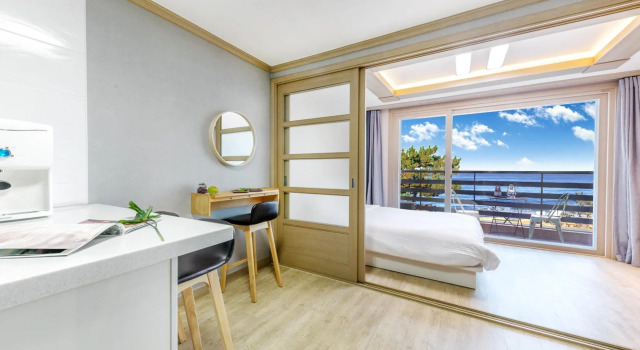 Yangyang Haettuneonchangmoon Pension