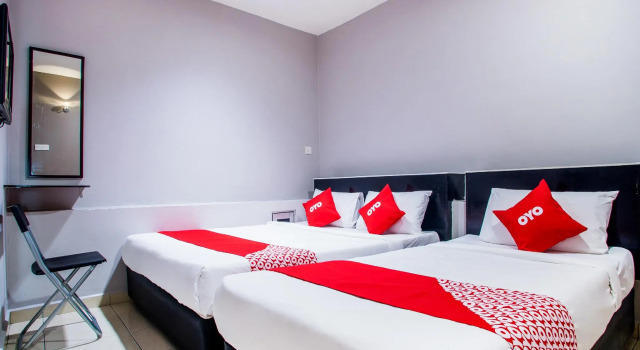 Трёхместный номер Standard Super OYO 44097 Avatarr Hotel