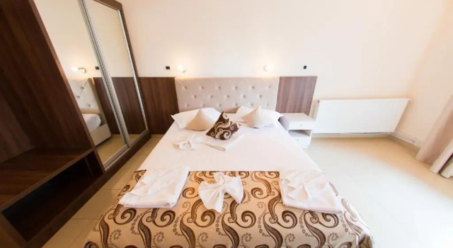 Jijo's Hotel