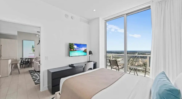 2BR Ocean Penthouse: Private Terrace & Hot Tub