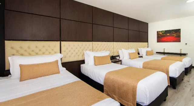 Четырёхместный номер Standard Hotel American Visa Tower