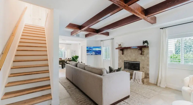West Palm Oasis, Забронировать Дом для отпуска Виллы Уэст-Палм-Бич, рядом с Публичный рынок Грандвью, Вилла