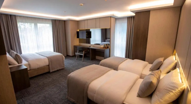 Четырёхместный номер Standard BEST GARDEN HOTEL