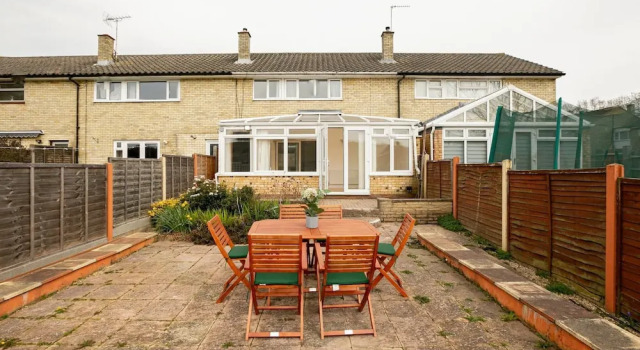 Апартаменты Skyvillion - 3bed Home W Grdn For A Family Getaway