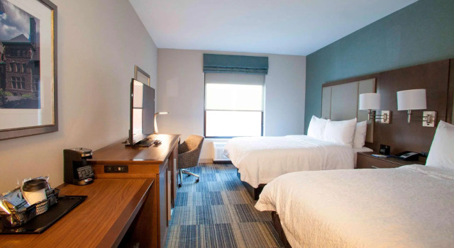 Четырёхместный номер Standard Hampton Inn & Suites St. Paul Downtown