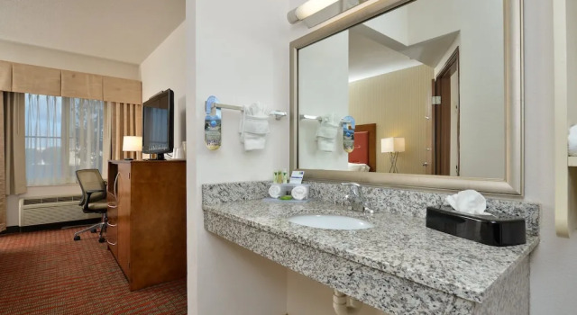 Run of House Holiday Inn Express Boston - Milford by IHG