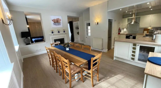 Коттедж с 4 комнатами Blairquhan Cottages