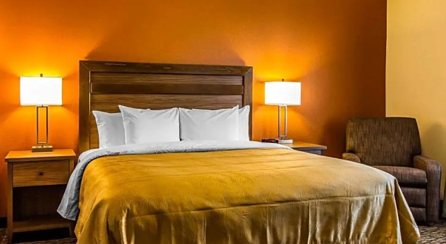 Шестиместный люкс MainStay Suites Watford City - Event Center
