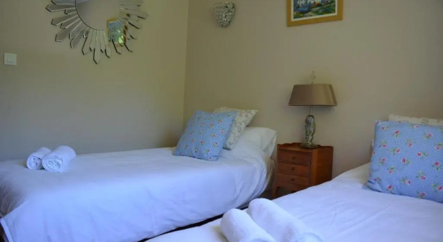 The Coach House, Book Hotel Hotels in Conques-sur-Orbiel with a Pool, Swimming Pool