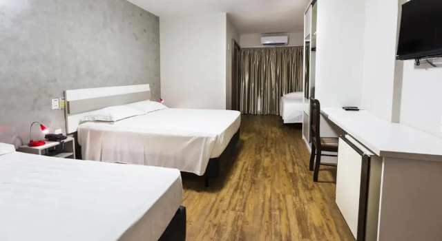 Четырёхместный номер Standard H Hotel