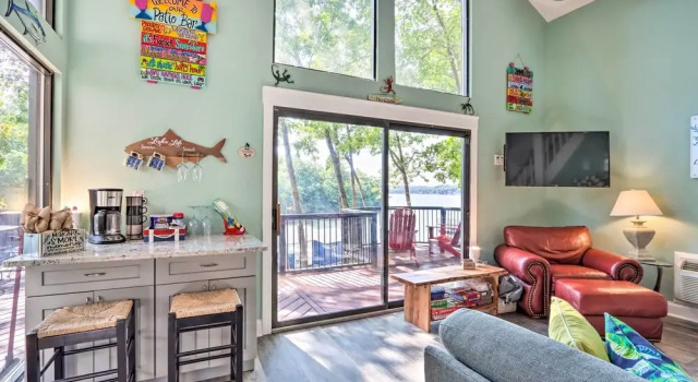 2 Mi to Margaritaville: Lake of the Ozarks Home!, Забронировать Отель Отели Осейдж-Бич 3 звезды, 3*