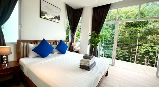 Номер Standard с 2 комнатами с видом на горы Spacious apartment Kamala Falls by Lofty
