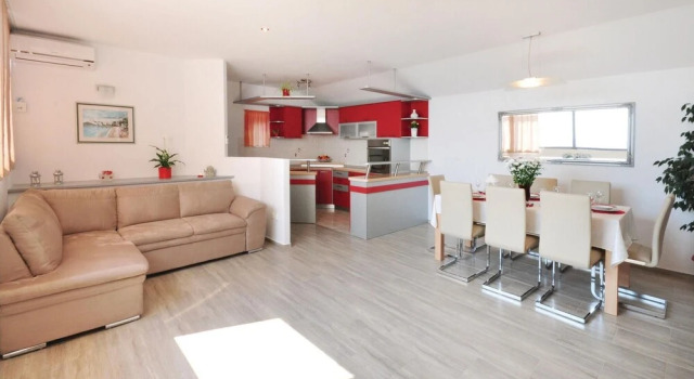 Amazing Home in Omis With Sauna, Wifi and 6 Bedrooms