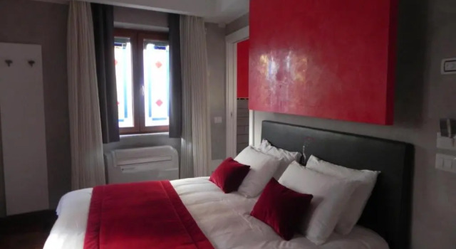 Gente di Notte, Prenota Hotel Frascati Castelli Romani