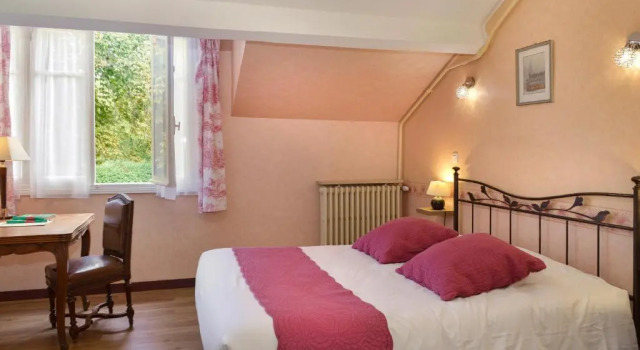 Одноместный номер Standard Logis Manoir De La Giraudière
