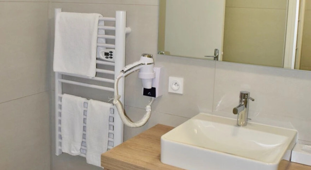 Номер Standard Hôtel et appartements les platanes