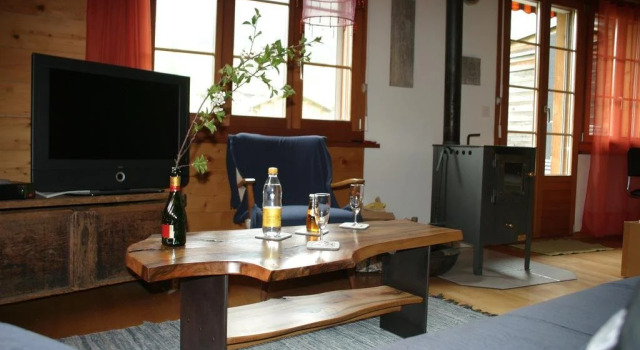 Bergdohle, Buchen Sie Hotel Adelboden Berner Oberland