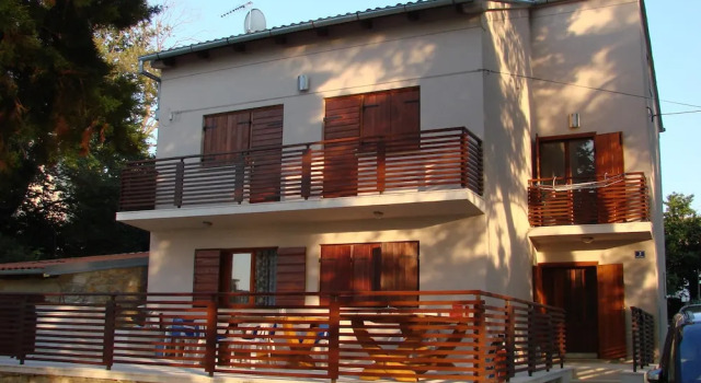 Seafront Spacious Apartment Spazzio
