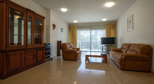 Sunny Apartments, Book Lejlighed Hoteller i Limassol med parkering, nær DaNala Beach, Parkering
