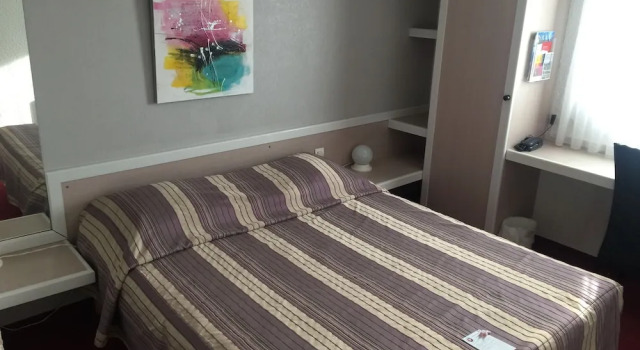 Четырёхместный номер Standard The Originals City, Hôtel Éden, Rouen Nord