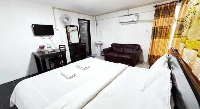 Domon Riverside Hotel, Rezervați Hotel Vang Vieng Vientiane Province