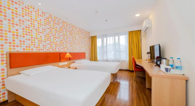 Двухместный номер Standard Home Inn Chongqing Lianglukou Station