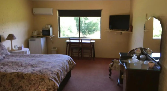 Студия Deluxe Colonial Inn Guest Rooms