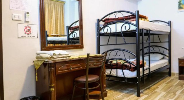 Кровать в общем номере (женский номер) The Sydney Hotel
