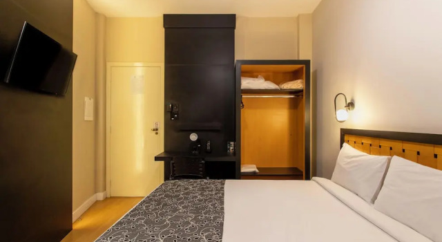 Номер Economy Suntory Hotel