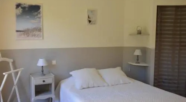 Les Quatre Saisons, Book Hotel Hoteller i Le Castellet med pool, Swimmingpool