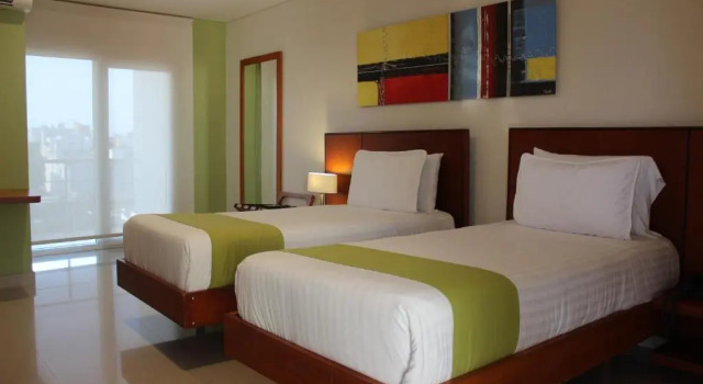 Двухместный номер Standard Hotel Atrium Plaza