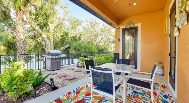 Коттедж Elegant Venice Home w/ View - Walk to Beach!
