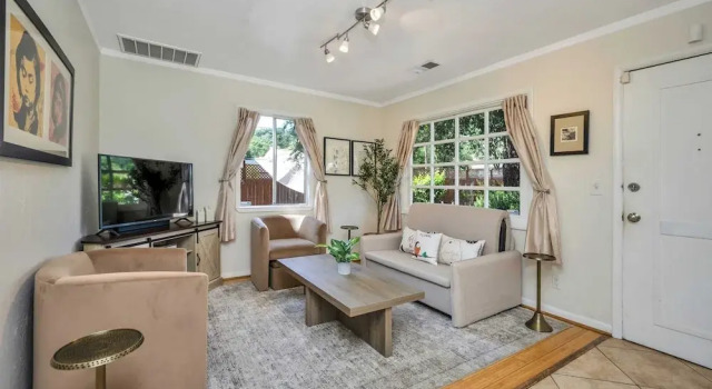 Grapevine Cottage by Avantstay Private Vineyard + Outdoor/indoor Living + Firepit + Minutes to Glen Ellen, Забронировать Дом для отпуска Глен-Эллен Wine Country - Northern California, рядом с Wine Snob