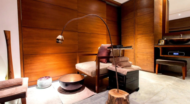 Slohh by Roach Bengaluru, Curio Collection by Hilton, Забронировать Отель Бизнес-отели штата Карнатаки, 4* 5*