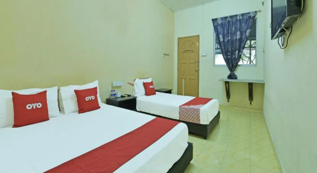 OYO 90706 Empire Inn 2